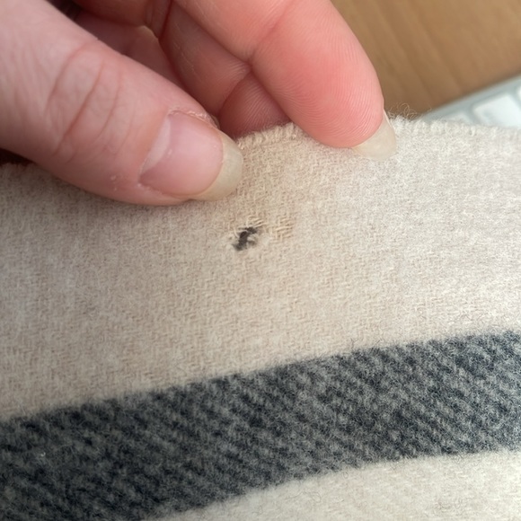 Burberry scarf - Picture 5 of 7